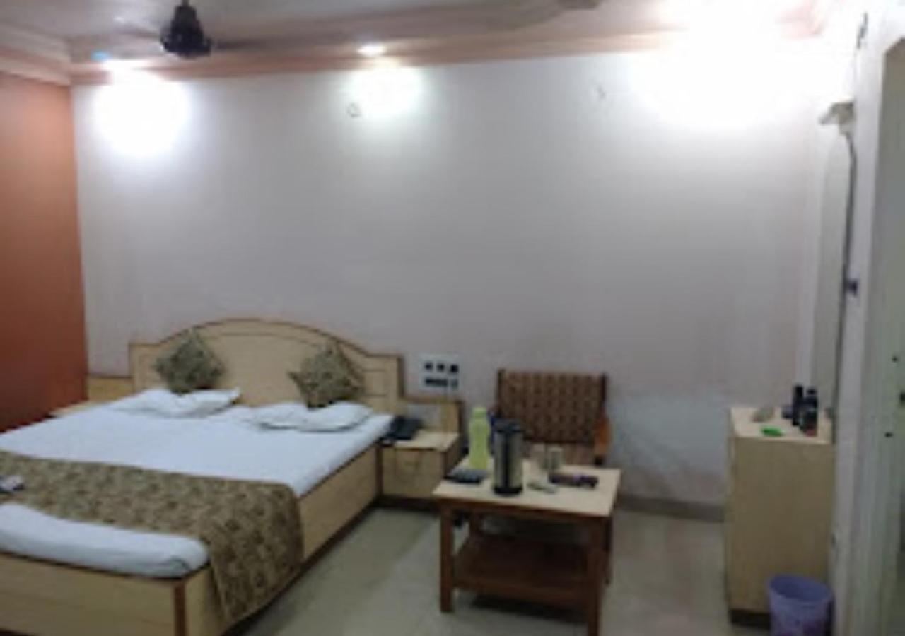 Hotel Mayur Restaurant Chandrapur Εξωτερικό φωτογραφία