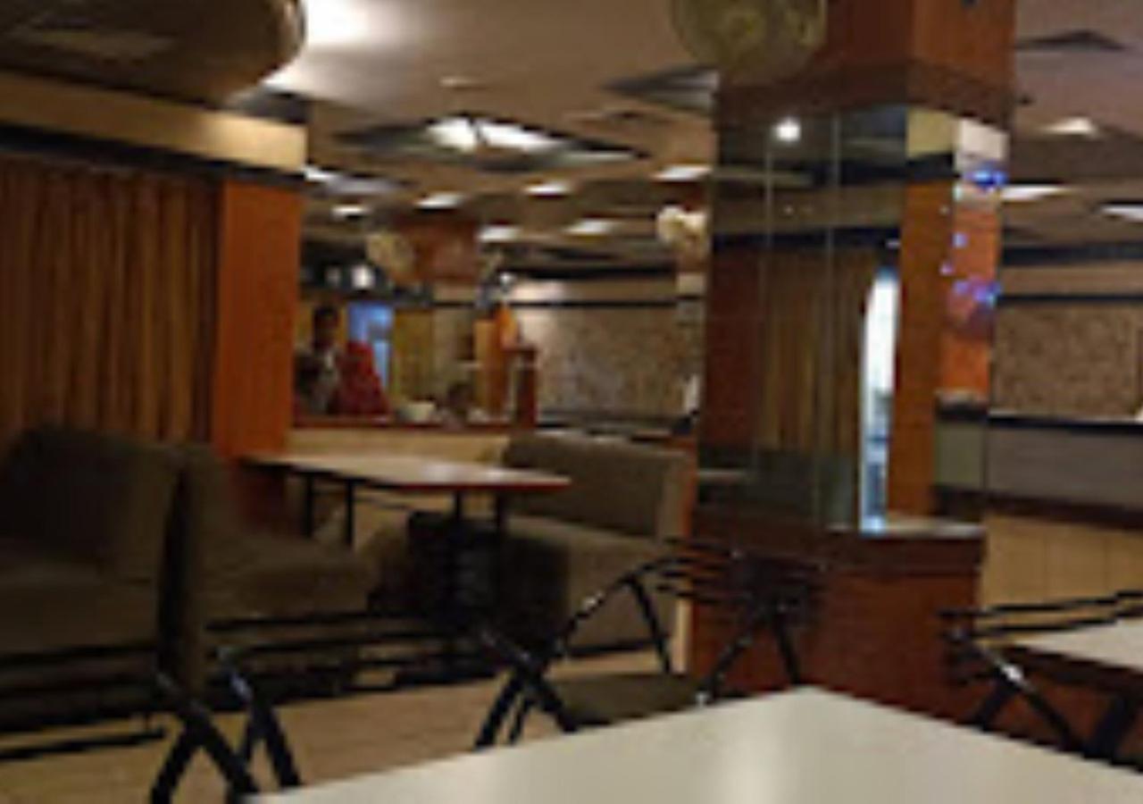 Hotel Mayur Restaurant Chandrapur Εξωτερικό φωτογραφία